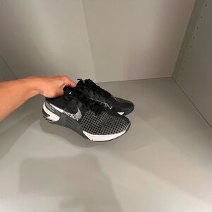 Nike Metcon Training Women's Black and White Athletic Shoes